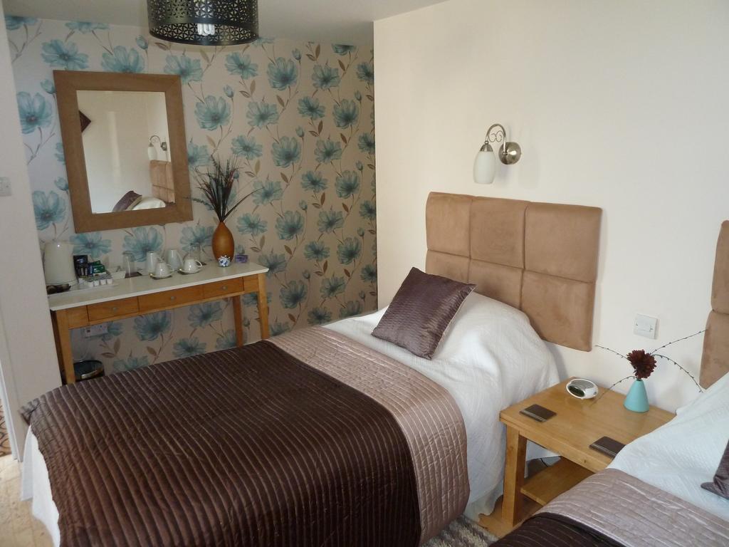The Willows Guest House Takeley Bagian luar foto