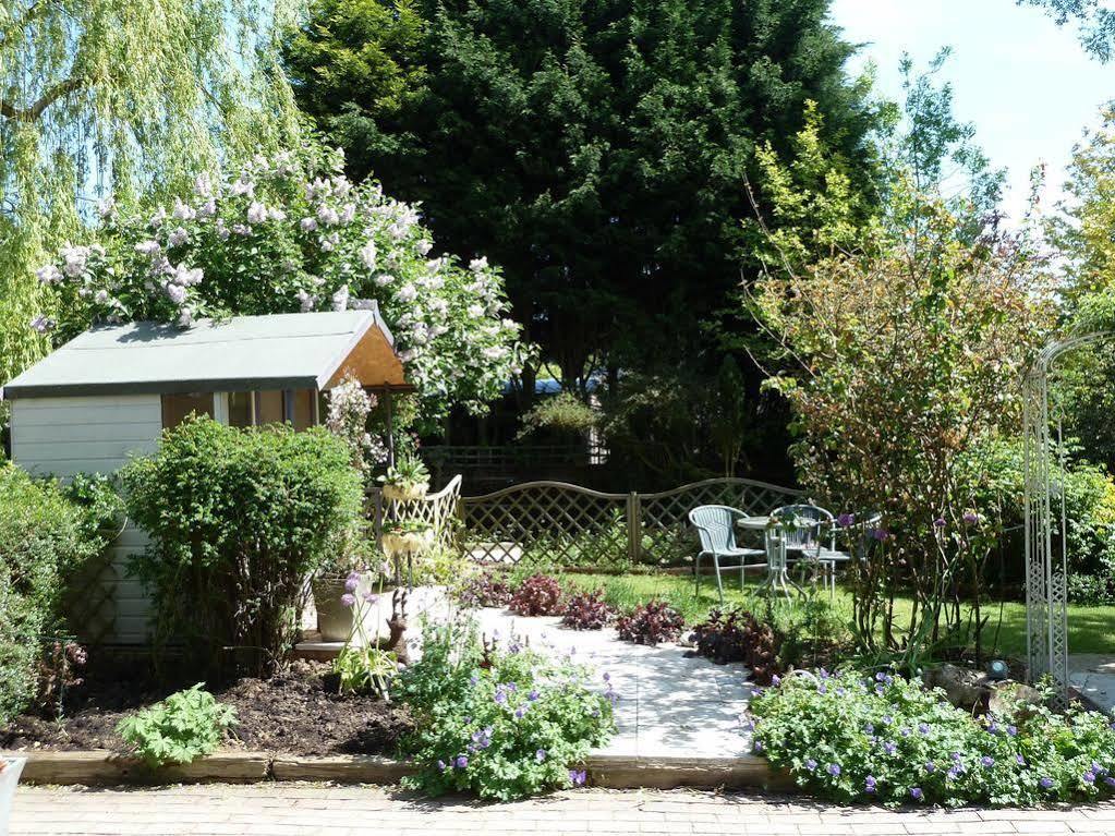 The Willows Guest House Takeley Bagian luar foto