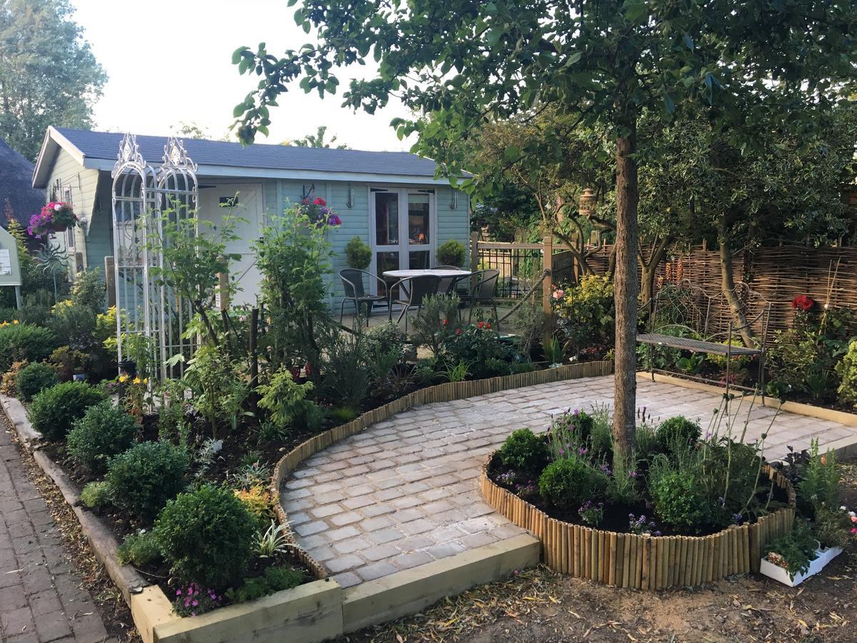 The Willows Guest House Takeley Bagian luar foto